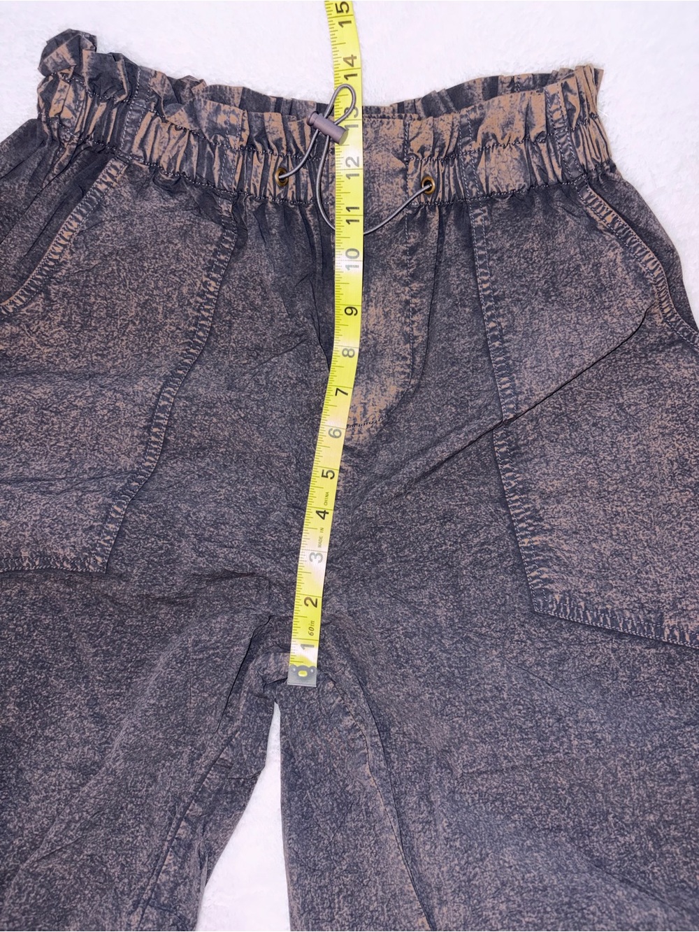 Urban Outfitters Crinkle Cargo Barrel Parachute Pants sz S NEW! - Picture 8 of 10